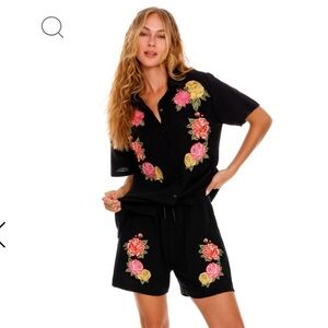 Floral Embroidered Black Shirt S Agua Bendita Unisex